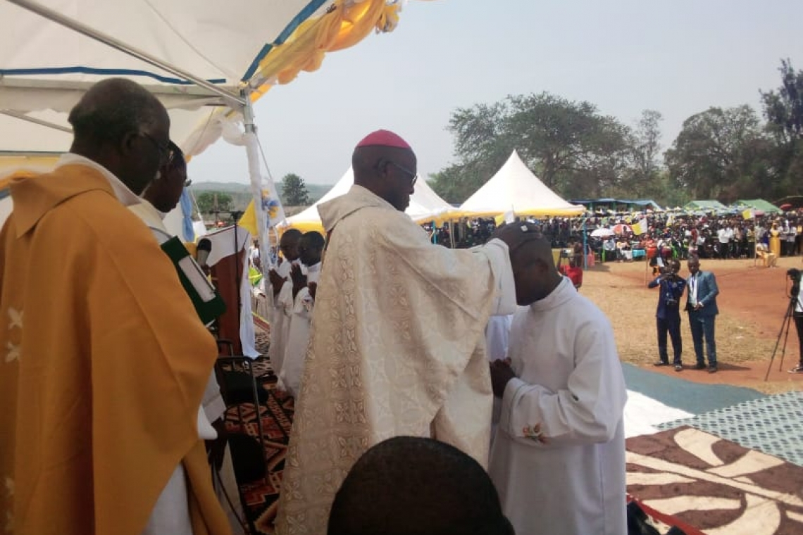 CEREMONIES D’ORDINATION ET COLLATION DES MINISTERES A CIBITOKE ET CELEBRATION DU JUBILE D’ARGENT DE VIE SACERDOTALE