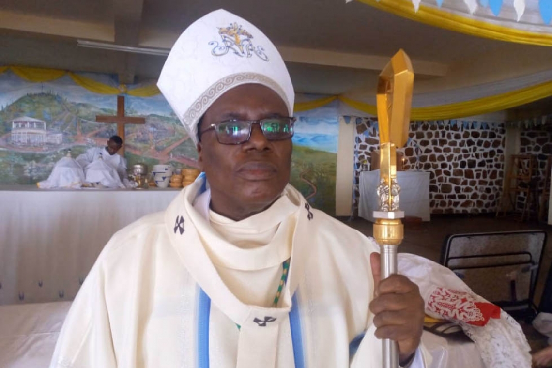 LE PALLIUM, SYMBOLE DE LA COMMUNION ET DE L’UNITE AVEC LE PAPE