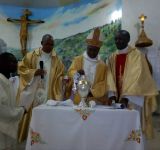 BENEDICTION DES SAINTES HUILES PAR LE NONCE APOSTOLIQUE AU BURUNDI A RUTANA