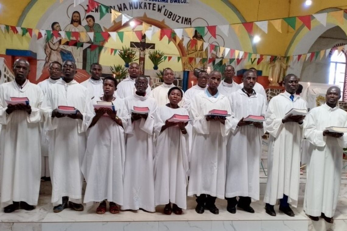 DANS LE VICARIAT EPISCOPAL DE MAKEBUKO, LE COMITE REGIONAL DE L'APOSTOLAT DES LAÏCS, A ETE ENVOYE EN MISSION