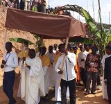 CELEBRATION DE LA SOLENNITE DU TRES SAINT SACREMENT A LA PAROISSE SAINT JOSEPH DE NTAMBA