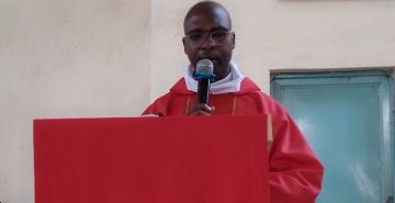 SACREMENT DE CONFIRMATION ET BENEDICTION DES MINISTRES EXTRAORDINAIRES DE LA COMMUNION A KIGUHU