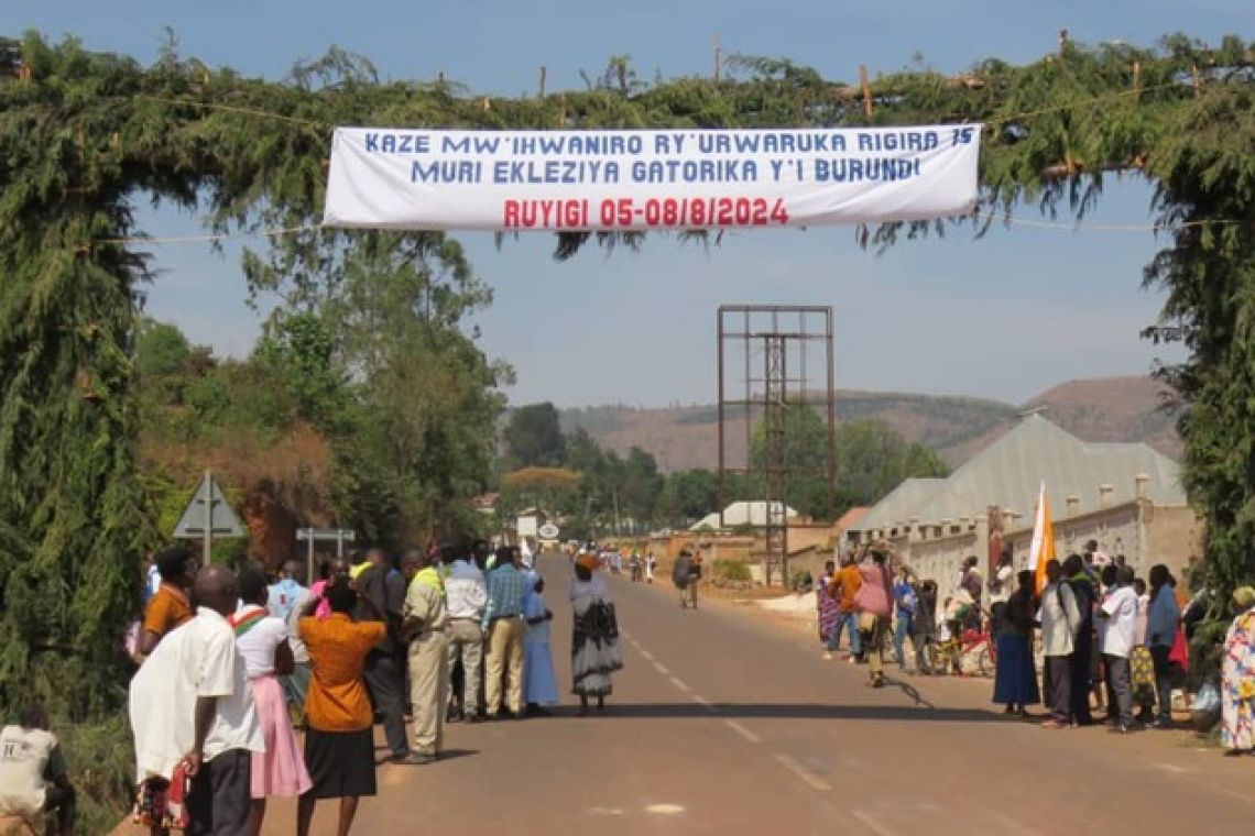 QUINZIEME FORUM NATIONAL DES JEUNES DANS L'EGLISE QUI EST AU BURUNDI 