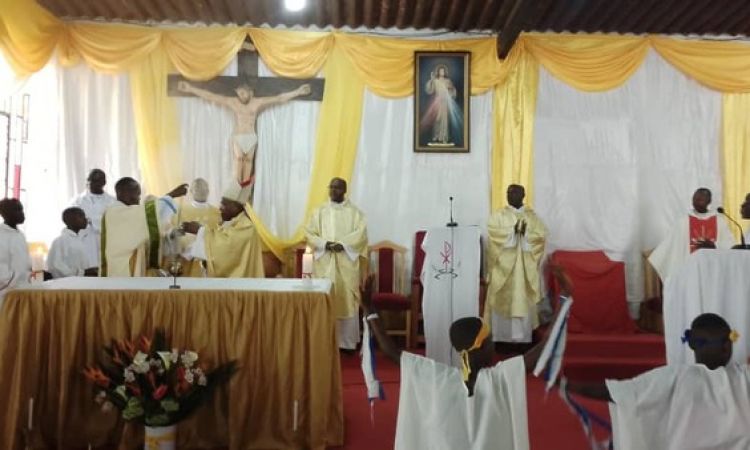 CELEBRATION DU JUBILE D’ARGENT SACERDOTAL A BUBANZA