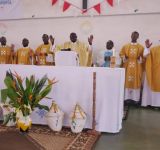 L’ABBE JUVENAL NZOHABONAYO A BIEN CELEBRE SON JUBILE D’ARGENT D’ORDINATION SACERDOTALE