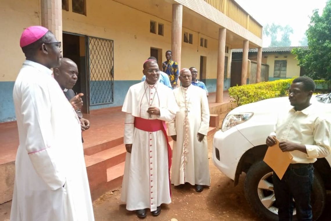 S.E. MONSEIGNEUR DIEUDONNE DATONOU, NONCE APOSTOLIQUE AU BURUNDI A VISITE LA PAROISSE CIBITOKE DU DIOCESE BUBANZA