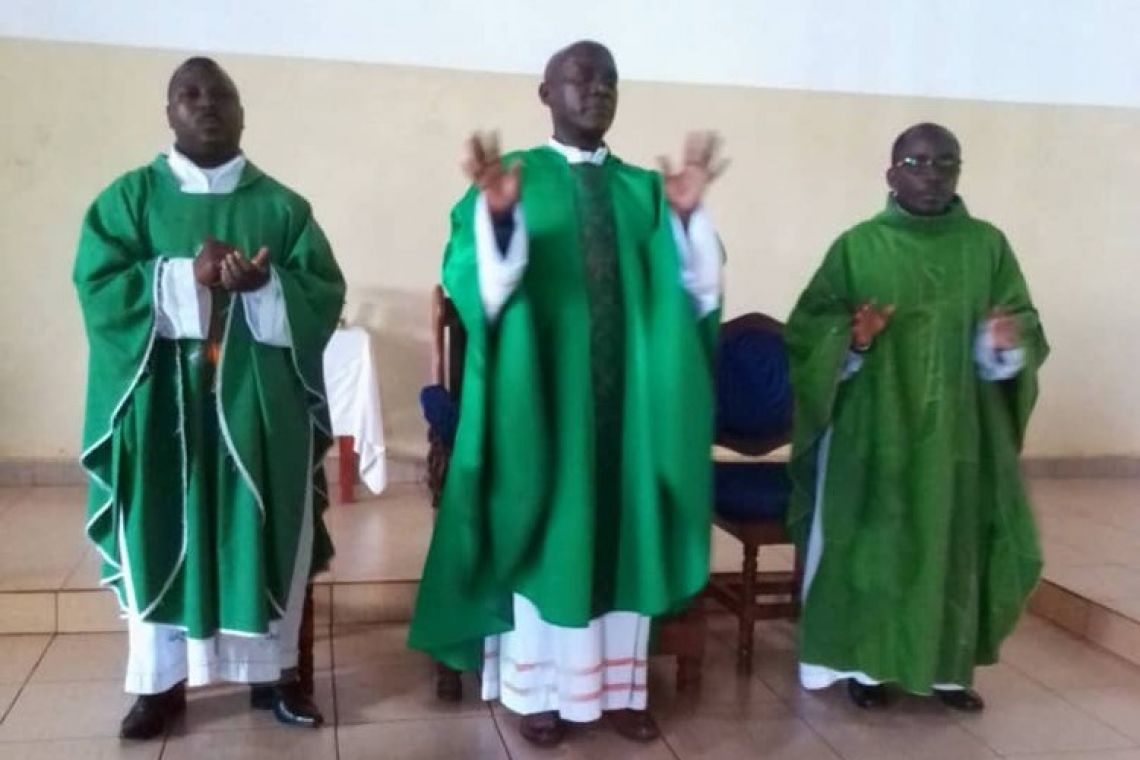 CELEBRATION DE LA JOURNEE MONDIALE DES PAUVRES DANS LA PAROISSE REINE DE LA PAIX DE MUNYIKA