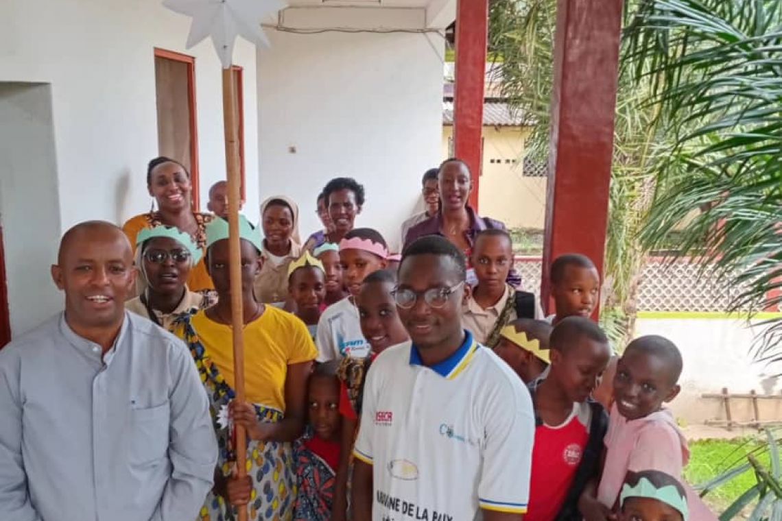 GRAND SEMINAIRE DE BUBJUMBURA : VISITE DES CHANTEURS DE L’ETOIIE DE LA PAROISSE CATHEDRALE REGINA MUNDI