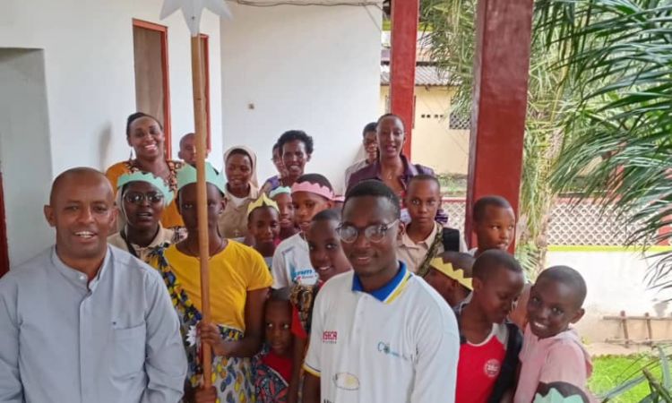 GRAND SEMINAIRE DE BUBJUMBURA : VISITE DES CHANTEURS DE L’ETOIIE DE LA PAROISSE CATHEDRALE REGINA MUNDI