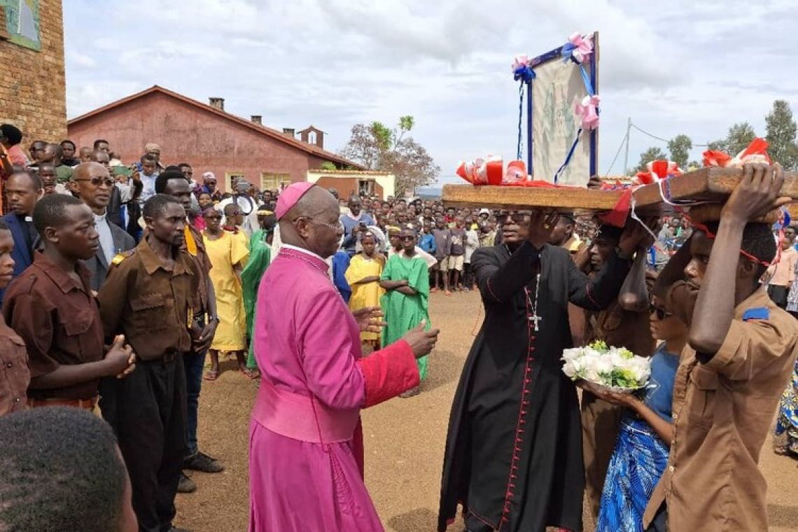 LE DIOCESE CATHOLIQUE DE BURURI A ACCUEILLI LA CROIX DES JEUNES