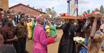 LE DIOCESE CATHOLIQUE DE BURURI A ACCUEILLI LA CROIX DES JEUNES