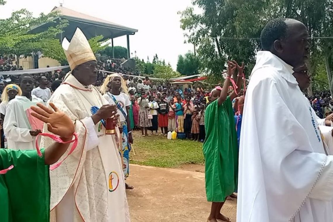 CELEBRATION NATIONALE DU JUBILE DE LA VIE CONSACREE A MUYAGA