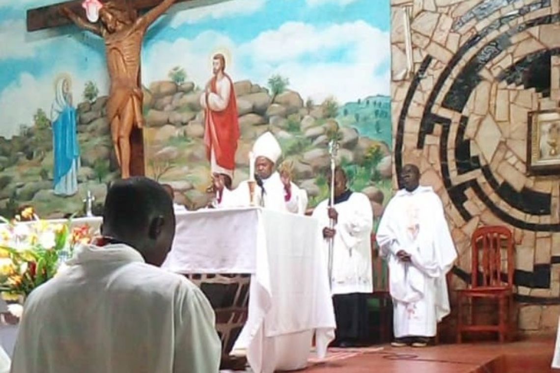 LE NOUVEL EVEQUE DE RUTANA A EFFECTUE SA PREMIERE VISITE A MPINGA