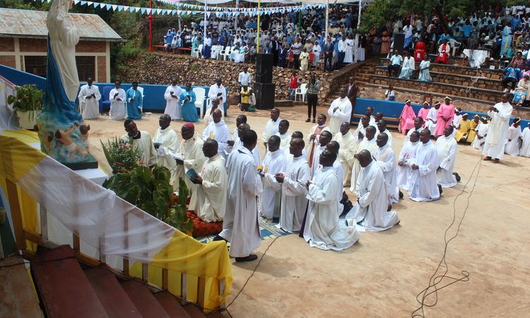 CELEBRATION DU CENTENAIRE DES PREMIERS SAMEDIS DU MOIS A MUGERA