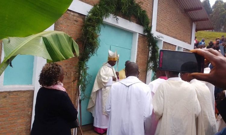 BENEDICTION DE DEUX SUCCURSALES DE LA PAROISSE MUGAMBA