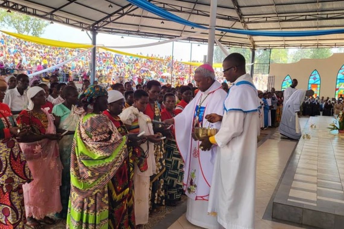 MUSONGATI : SOUS L’OMBRE DE NOTRE DAME DU MONT CARMEL