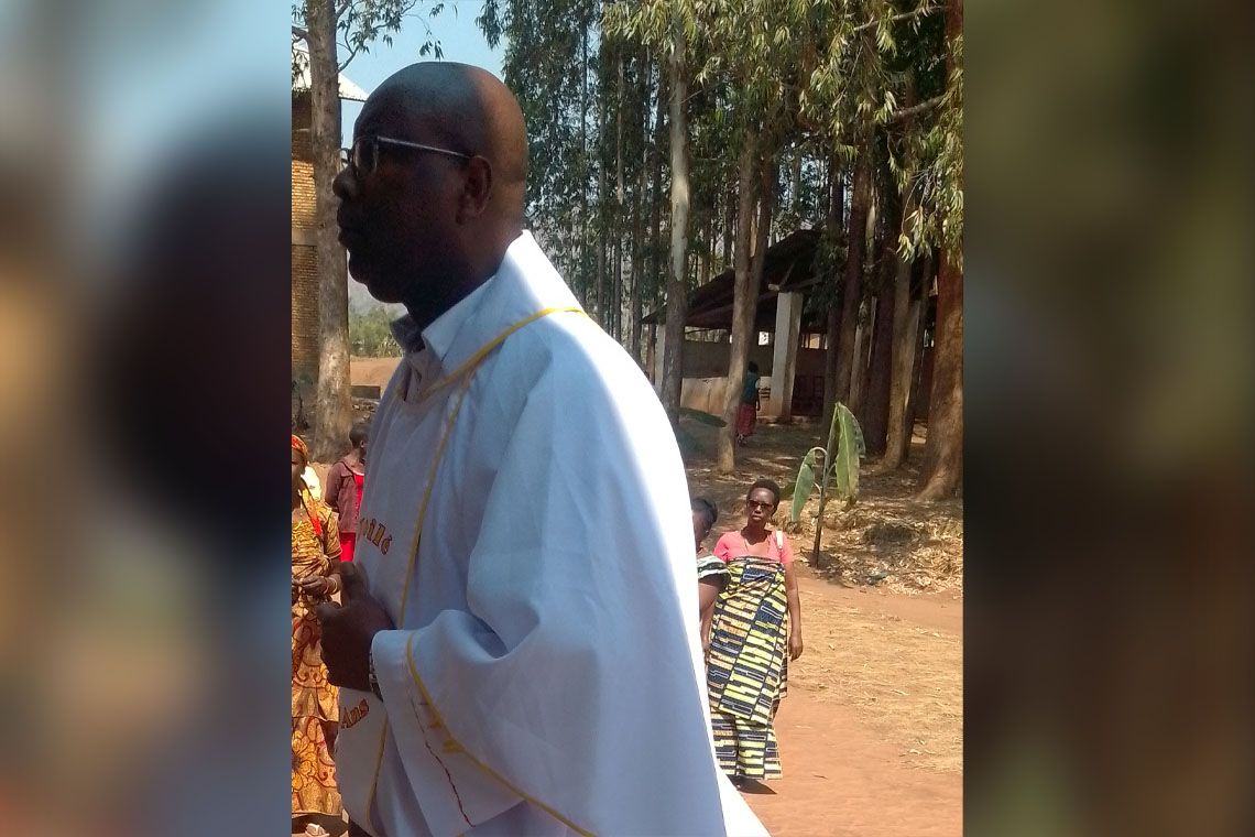 GISHUBI: UN DE SES FILS  DANS L’ACTION DE GRACE DU JUBILE