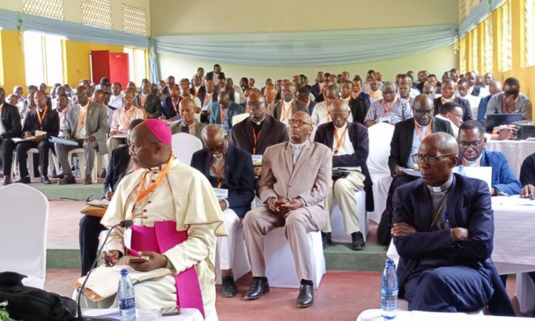  CONGRÈS NATIONAL SUR LE SACERDOCE DANS L'ÉGLISE AU BURUNDI : INTERPELLATION DES PRETRES