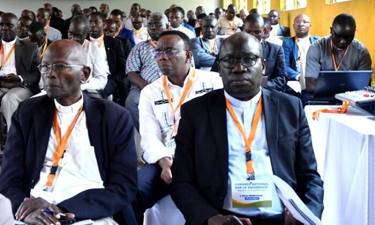 Congrès national sur le sacerdoce. Quand les prêtres repensent leur vie matérielle face aux défis socioculturels actuels