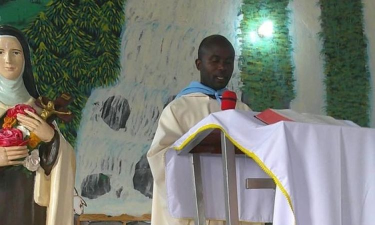 EMISSION DES DIFFERENTS VŒUX PAR LES MEMBRES DU MOUVEMENT EUCHARISTIQUE A LA PAROISSE SHANGA  