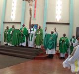 L’EVEQUE DE RUTANA EN VISITE A LA CATHEDRALE MARIE REINE DE BURURI