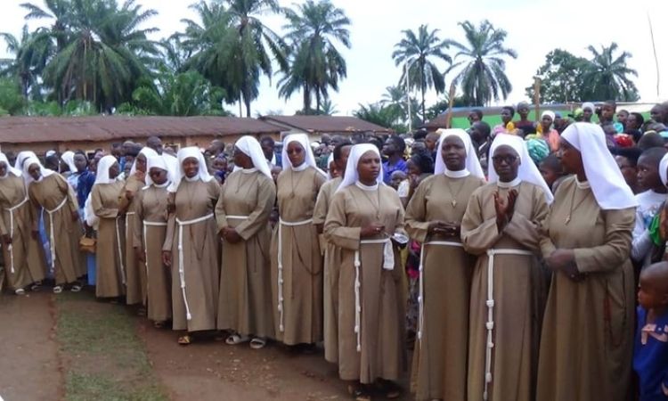 PRESENCE DES SŒURS FRANCISCAINES DE LA CROIX GLORIEUSE A BURUHUKIRO
