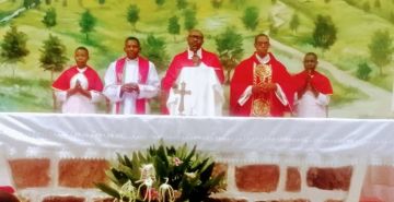 LES CHORISTES DE LA PAROISSE NYANTAKARA ONT BIEN CELEBRE LEUR PATRONNE SAINTE CECILE