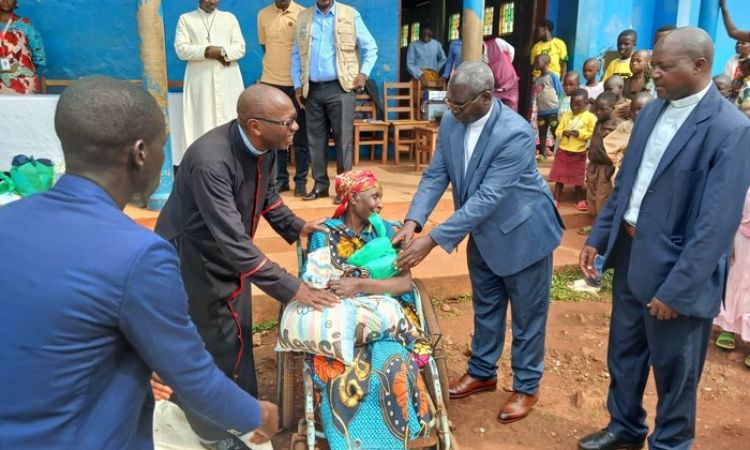 MUYINGA  IXE JOURNEE MONDIALE DES PAUVRES DANS LE DIOCESE DE MUYINGA : LA PAROISSE MUKENKE SE MOBILISE AU CHEVET DES PLUS VULNERABLES