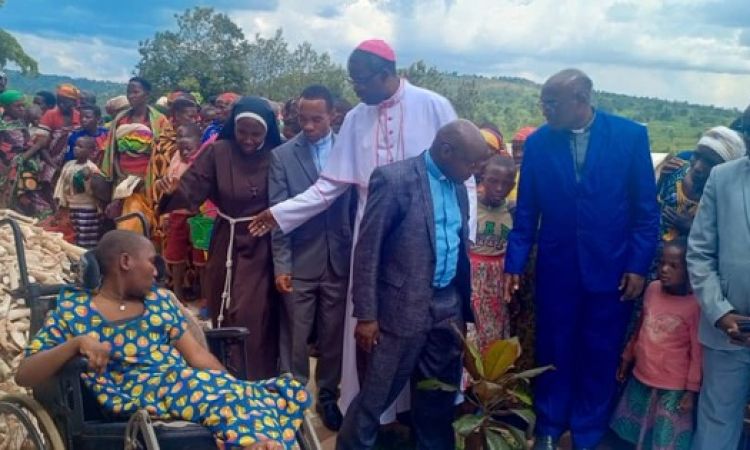 CELEBRATION DE LA JOURNEE MONDIALE DES PAUVRES 2025 DANS PAROISSE MUGOGO