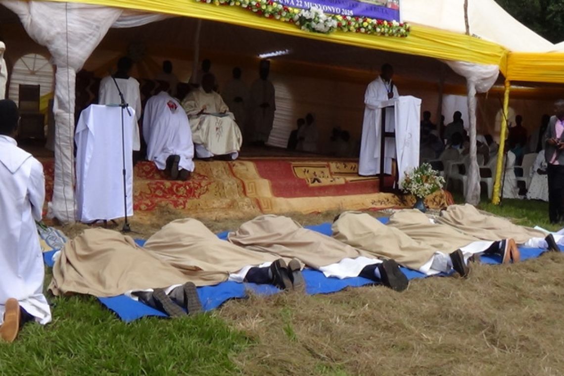 EMISSION DES VŒUX PERPETUELS AU MONASTERE SAINTE MARIE REINE DE LA PAIX DE BUTA