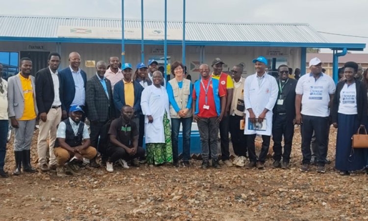 RUTANA : LA MINISTRE DE LA SANTE PUBLIQUE EN VISITE AUX REFUGIES DE MUSENYI EN PROVINCE BURUNGA