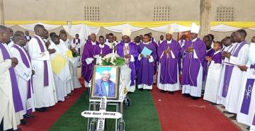 LE DIOCESE DE BUBANZA PLEURE  ET ACCOMPAGNE SON PRETRE L'ABBE DESIRE CIMPAYE