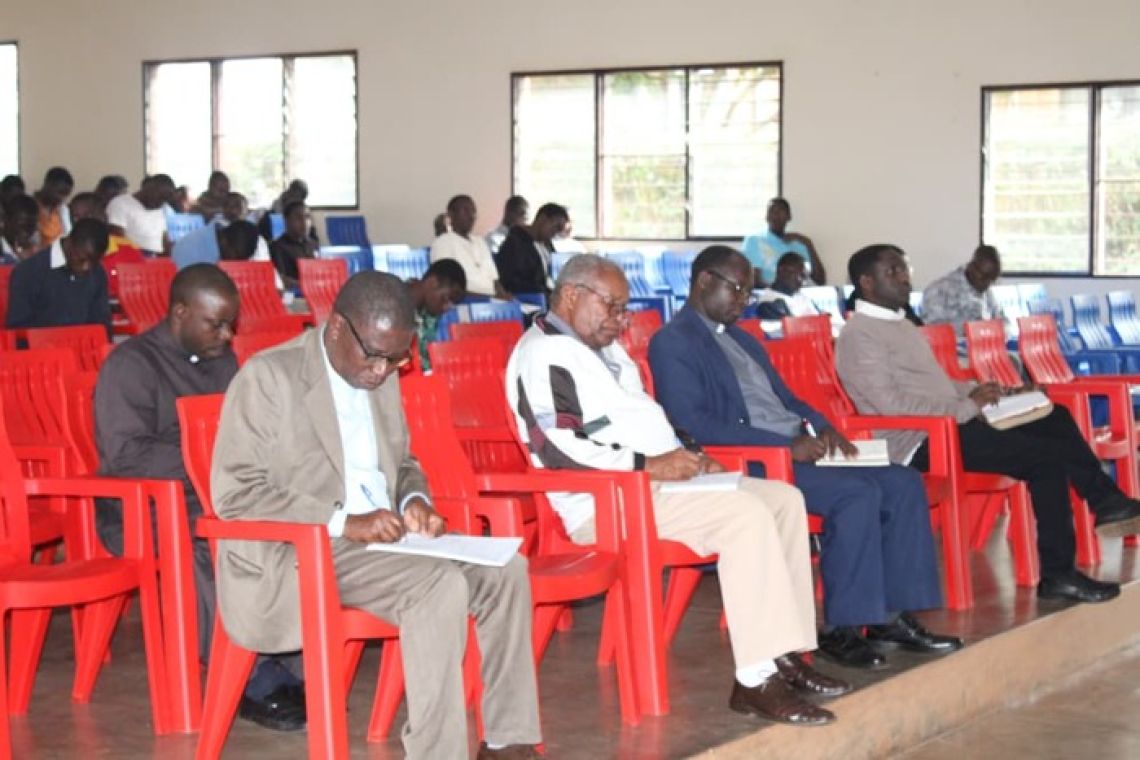 LA LITURGIE DES HEURES AU CŒUR DE LA VIE DE L’ÉGLISE :  UNE CONFERENCE A L’INSTITUT THEOLOGIQUE SAINT JEAN PAUL II DE GITEGA