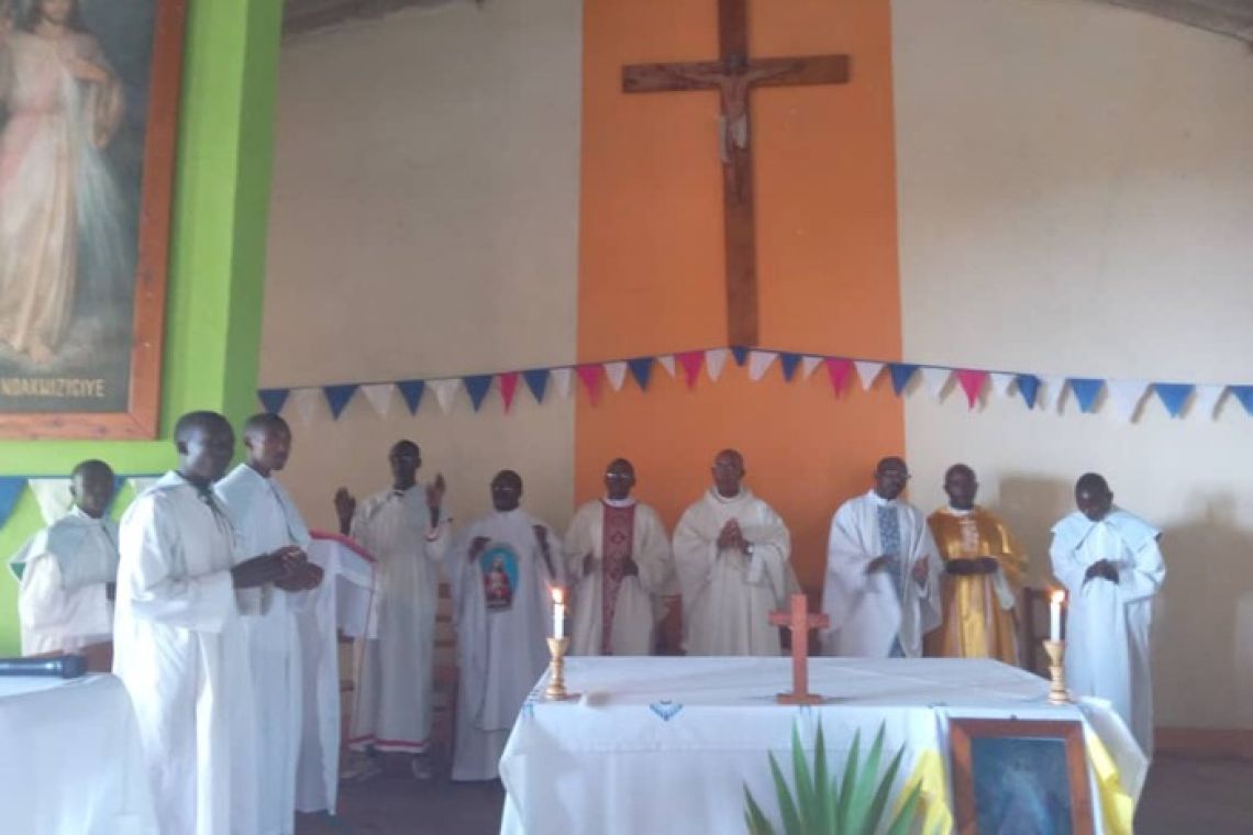 LA SUCCURSALE DE NYAMIYAGA CÉLÈBRE LA DIVINE MISÉRICORDE