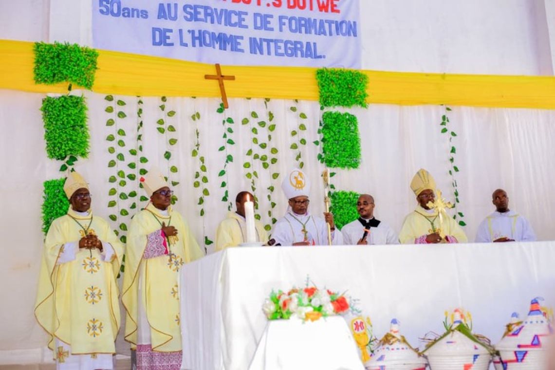 JUBILE D'OR DU PETIT SEMINAIRE DE DUTWE SUR FOND D'ENGAGEMENT A LA FORMATION DE L'HOMME INTEGRAL