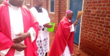 SACREMENTS DE L’INITIATION ET BENEDICTION DE L’EGLISE SUCCURSALE DE NKURYE EN PAROISSE GIHARO