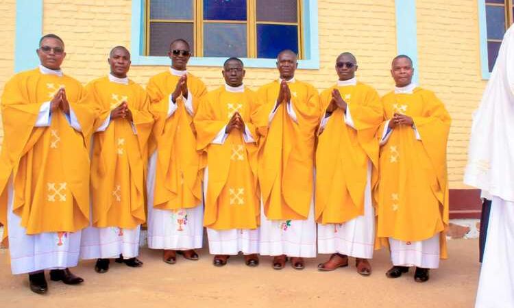 ORDINATIONS ET COLLATION DES MINISTERES A LA PAROISSE GIHANGO