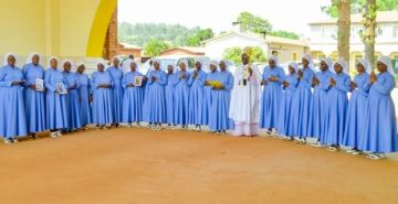 ENCORE UN CADEAU POUR L’EGLISE AU BURUNDI A TRAVERS L’INSTITUT DES SŒURS BENE-BERNADETA !