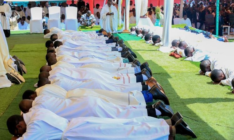 ORDINATIONS SACERDOTALE ET DIACONALE A LA PAROISSE DE MUKOBE