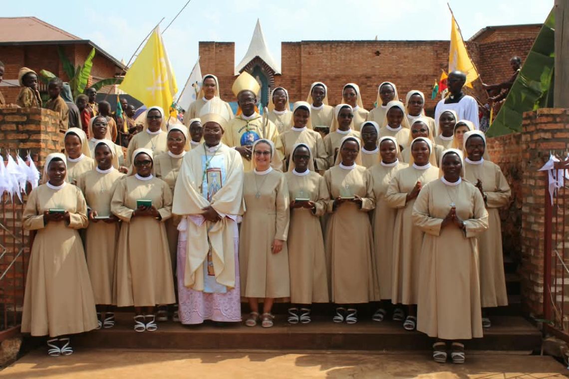 PROFESSIIONS CHEZ LES SOEURS OUVRIERES DE LA SAINTE MAISON DE NAZARETH. UN CŒUR OUVERT À TOUS