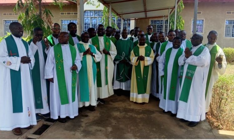 LE PRESBYTERIUM DE BUBANZA A BIEN TERMINE SA RETRAITE ANNUELLE