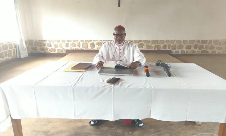 EN MARCHE VERS LE JUBILE : LE PERSONNEL DU LYCÉE NOTRE DAME DE LA JOIE DE RUYIGI SE MET À L'ÉCOUTE DE DIEU