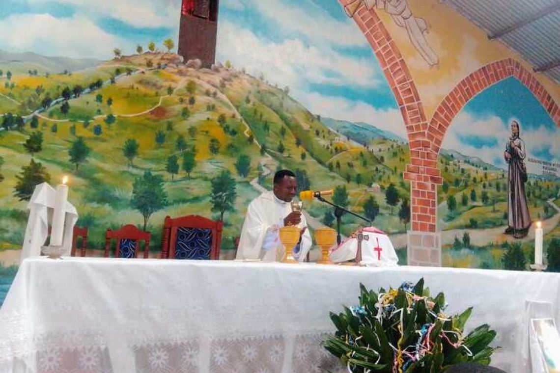 QUAND LES MEMBRES DU MOUVEMENT EUCHARISTIQUE DE LA PAROISSE NYANTAKARA APPROFONDISSENT LE THEME DE LA JOURNEE MONDIALE DES MISSIONS